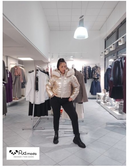 Piumino corto donna con zip e cappuccio | Puà Moda